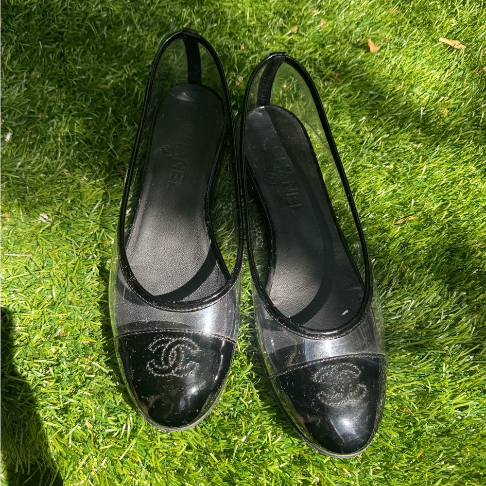 CHANEL Black Patent Leather Clear Ballet Flats - Picture 3 of 8